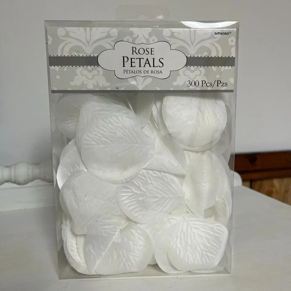 NWT White Silk Flower Petals - 1200 Pieces